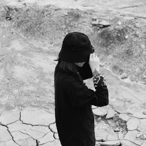 国模被摄影师啪啪呻吟
